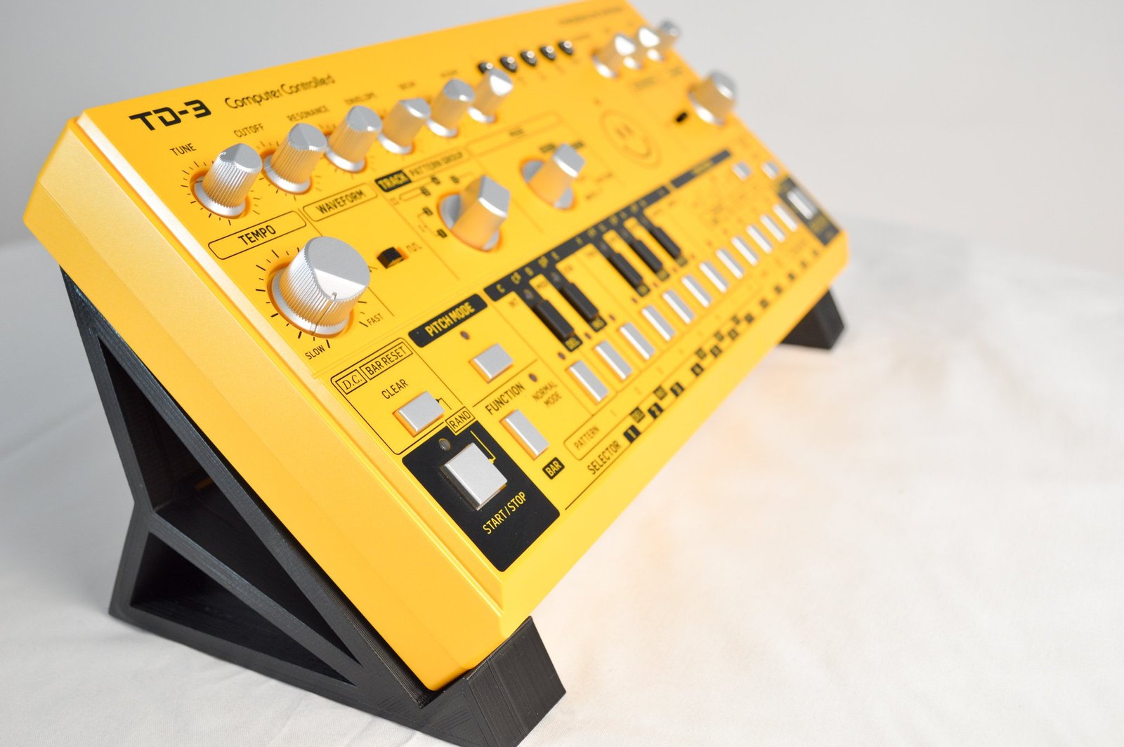 BEHRINGER TD3 45º - Image 11